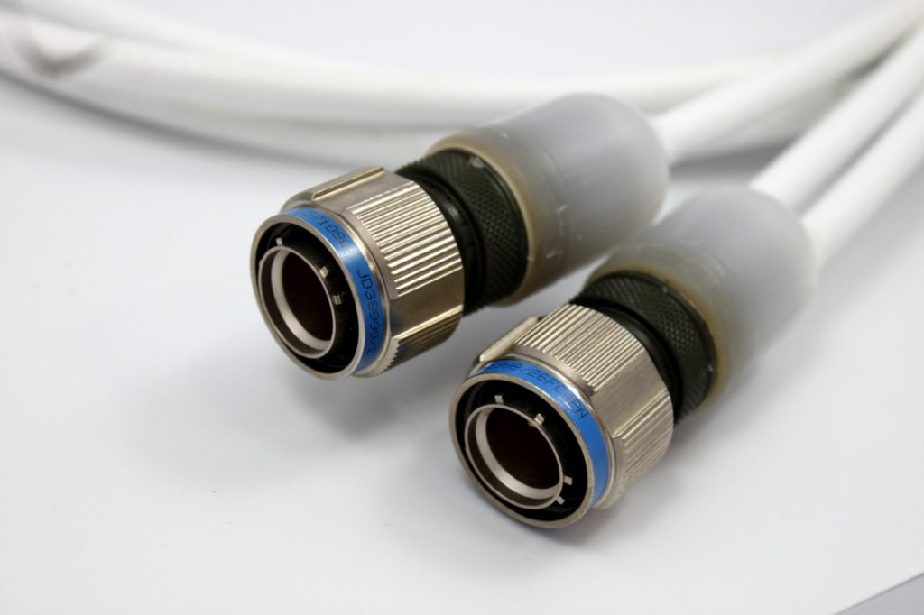 SMI aircraft cable harness connector solution - double aircraft plug, series 3 close up